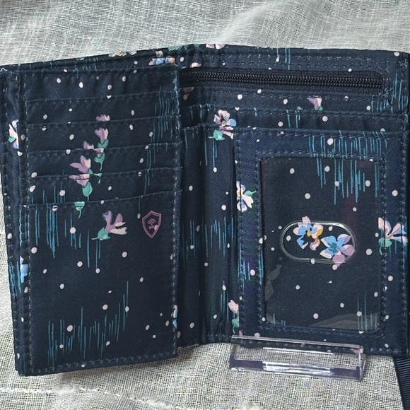 Vera Bradley Navy Garden Design RFID Riley Compact Wallet Designer NWOT - Picture 14 of 16